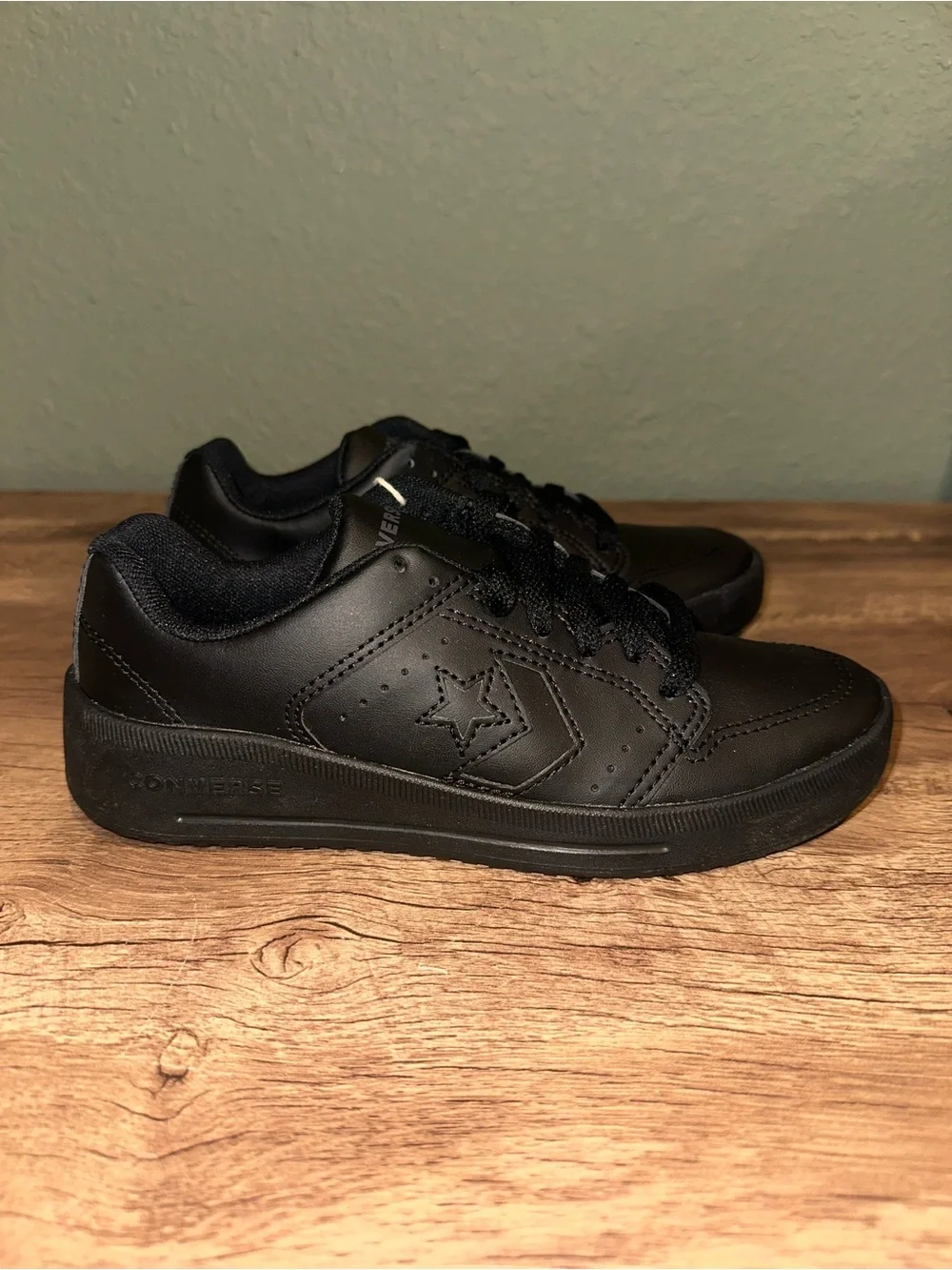 Converse boys Black Low-Top Leather Sneakers